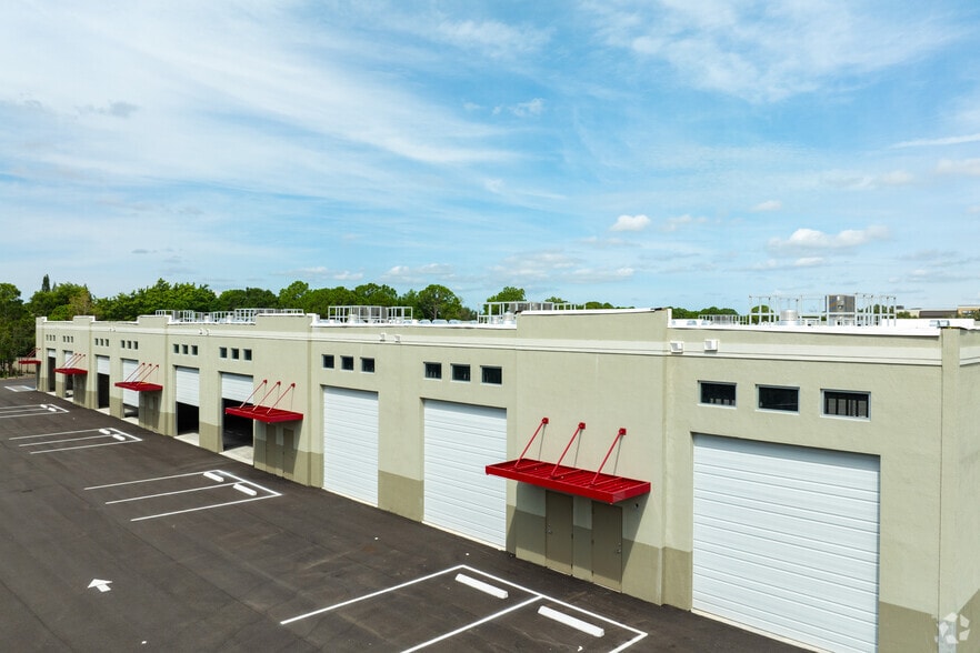 7040 SE Federal Hwy, Hobe Sound, FL for sale - Building Photo - Image 1 of 25