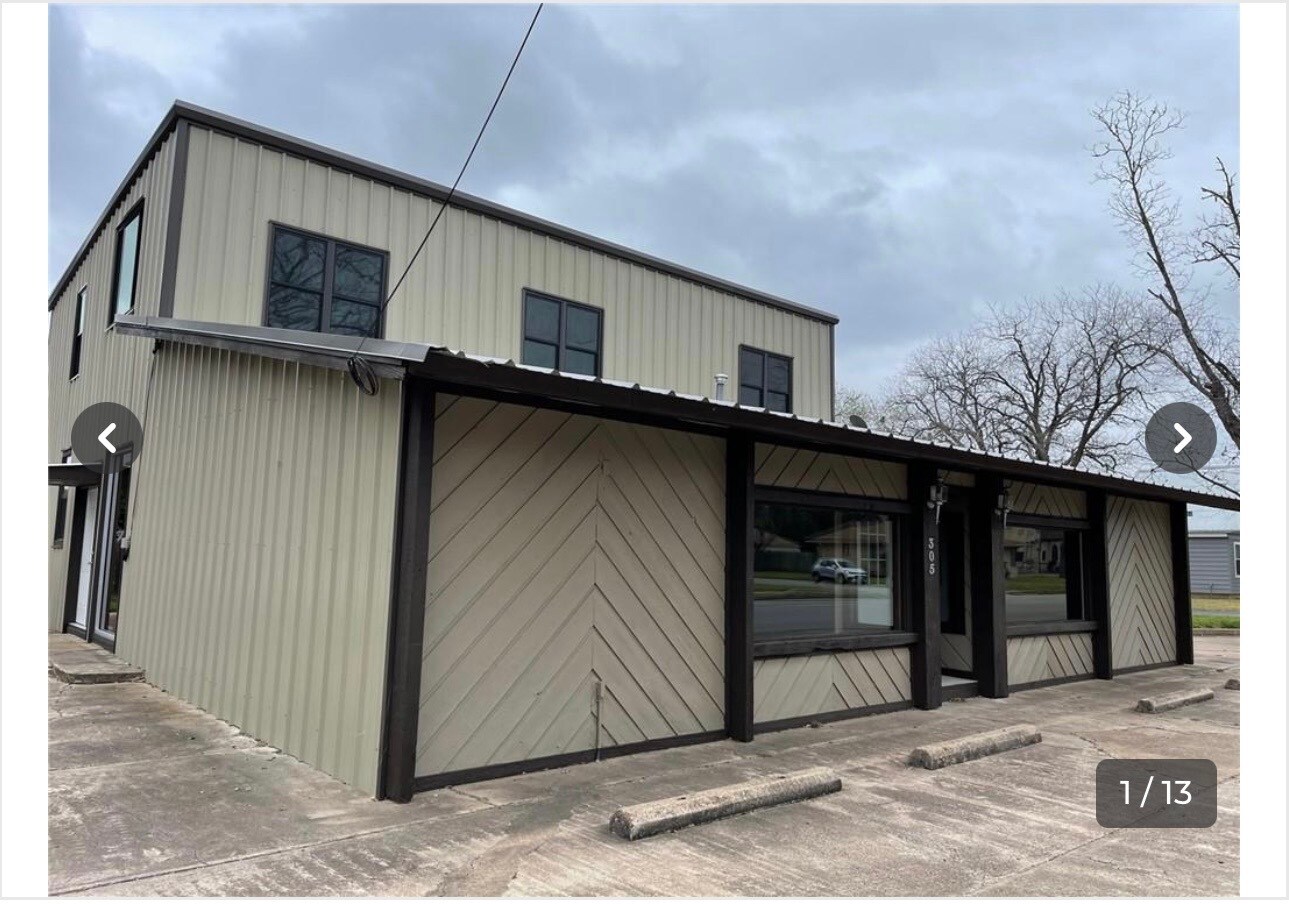 305 S Jefferson St, La Grange, TX à louer Photo principale- Image 1 de 13
