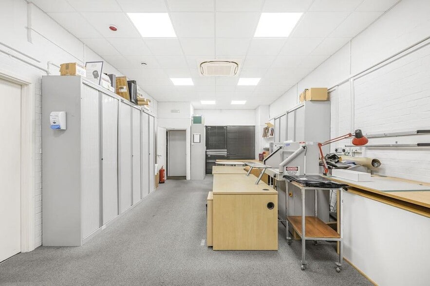 472 Hackney Rd, London for sale - Interior Photo - Image 3 of 27