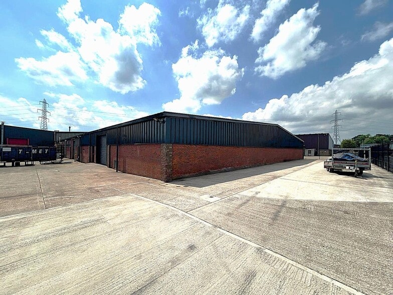 Moira Rd, Lisburn à louer - Photo du bâtiment - Image 2 de 2