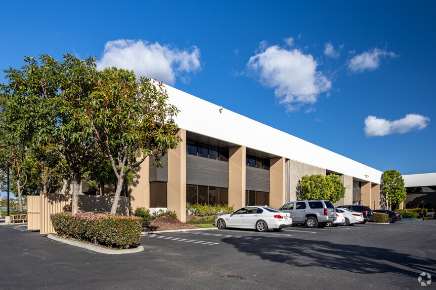 17661-17671 Cowan, Irvine, CA for lease - Building Photo - Image 2 of 25