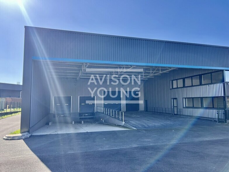 Industrial in Le Blanc-Mesnil for lease - Building Photo - Image 3 of 13