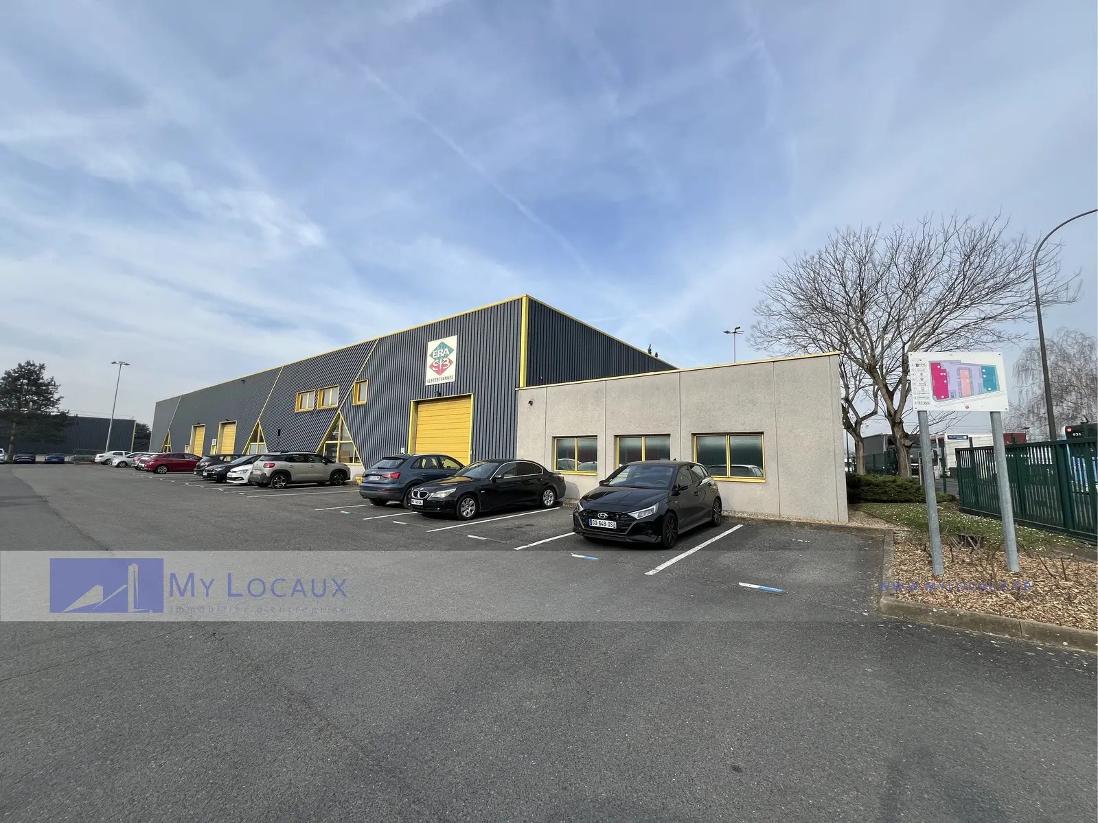 Flex in Argenteuil for lease Building Photo- Image 1 of 12