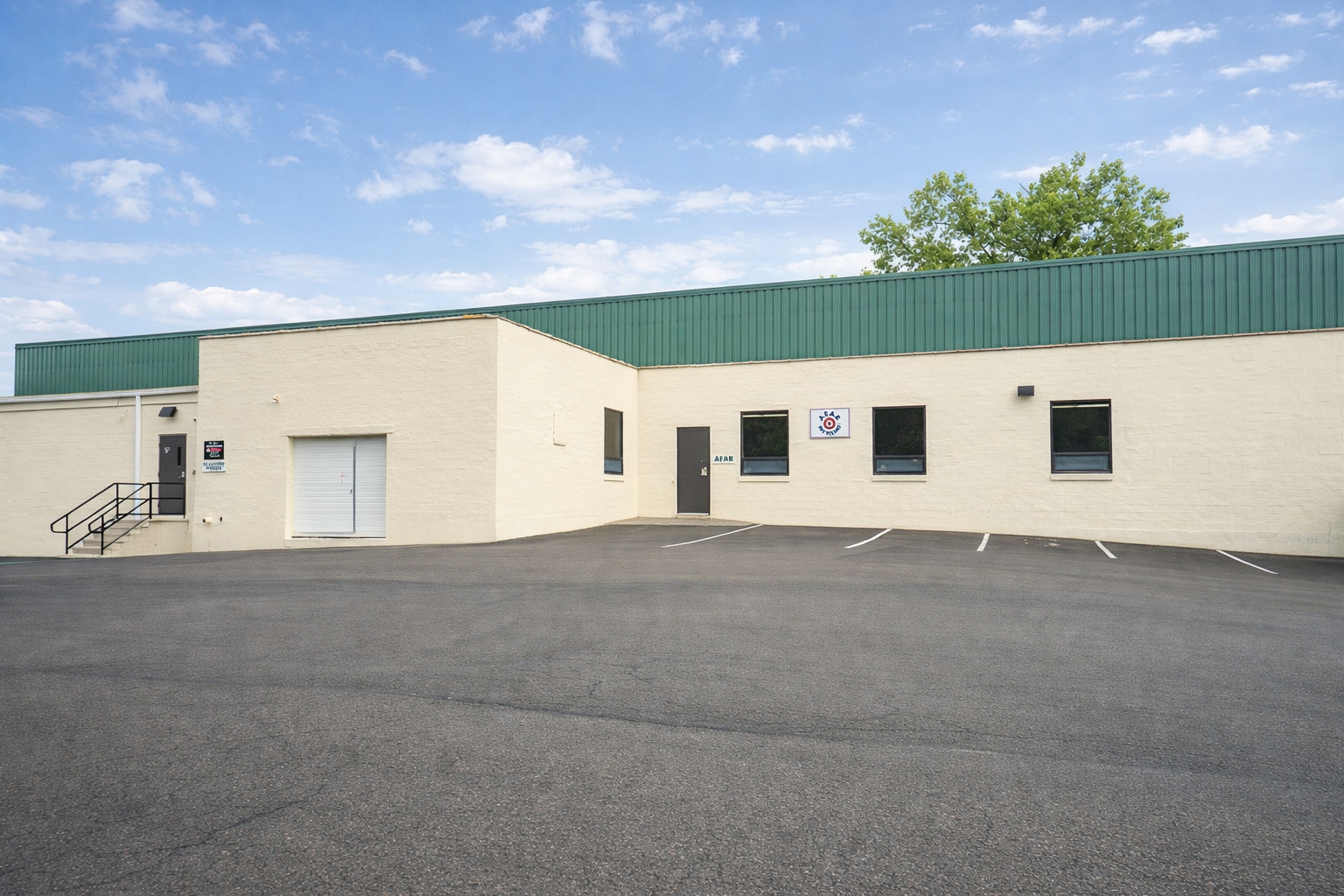 237 E Aurora St, Waterbury, CT for lease Primary Photo- Image 1 of 28