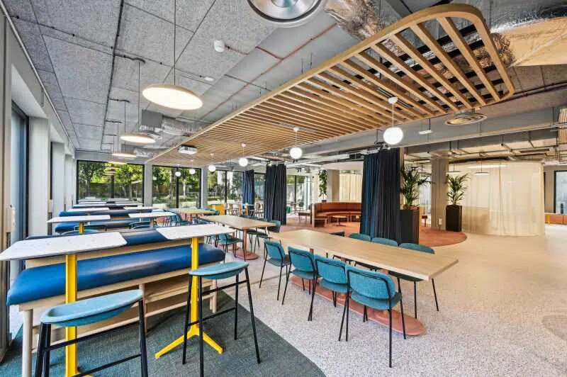 Bureau dans Bagneux à louer - Photo du bâtiment - Image 3 de 11