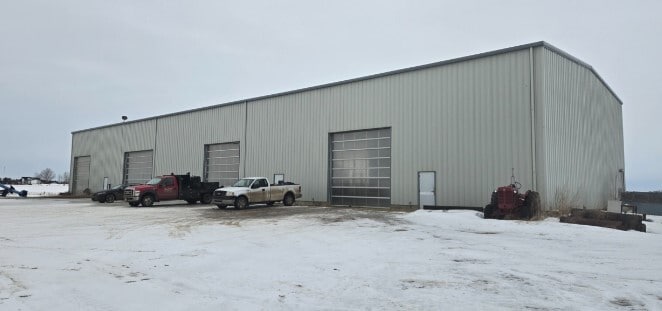 46358 Hwy 56, Camrose County, AB à vendre Photo du bâtiment- Image 1 de 2