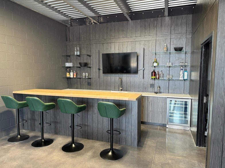 Pre-Leased Investment Units in Buford portefeuille de 7 propriétés à vendre sur LoopNet.ca - Photo du bâtiment - Image 2 de 8