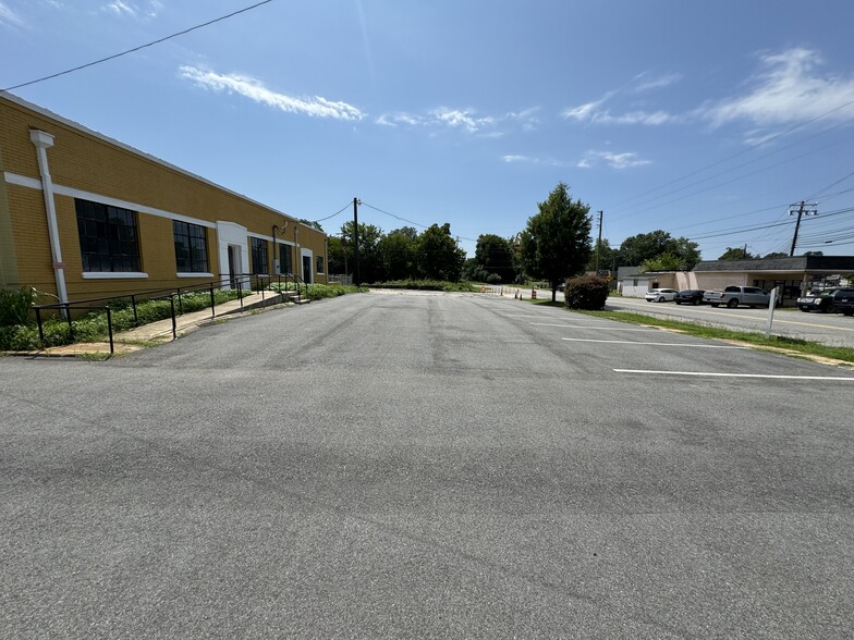 321 S Jefferson Ave, Eatonton, GA for sale - Building Photo - Image 3 of 18