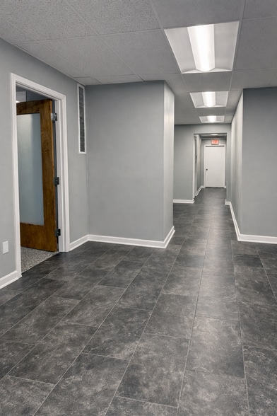 9426 Stewartown Rd, Gaithersburg, MD for lease - Building Photo - Image 3 of 19