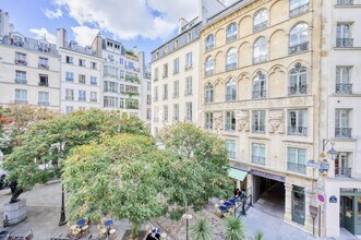 51 Rue Du Caire, Paris for lease Interior Photo- Image 1 of 9
