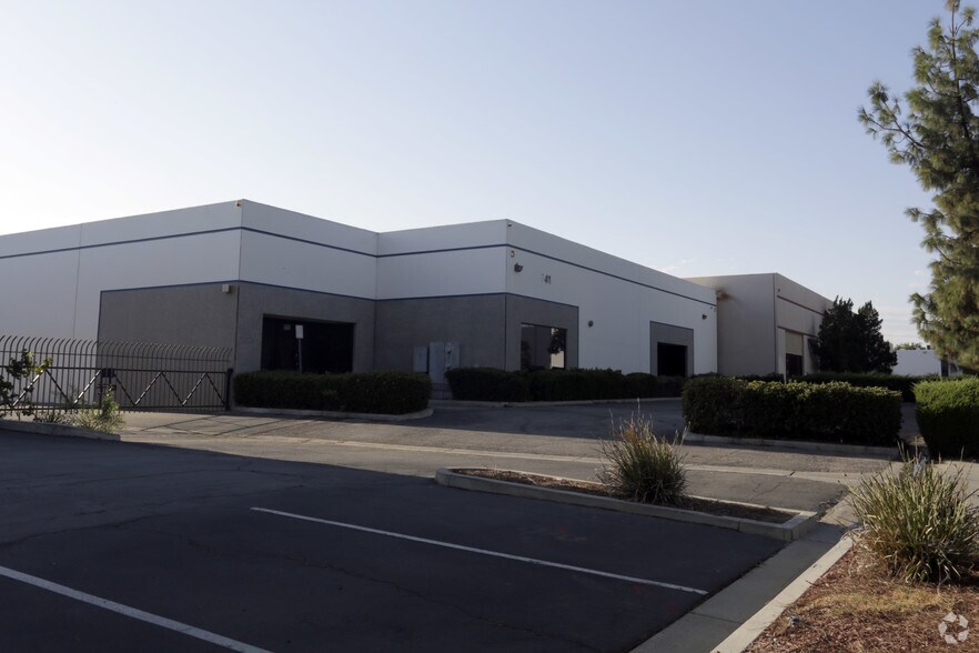 741 S Allen St, San Bernardino, CA à vendre - Photo principale - Image 1 de 13