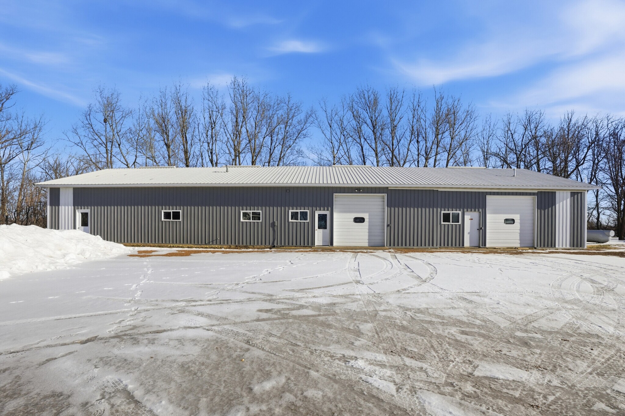 15652 200th St, Hutchinson, MN for lease Primary Photo- Image 1 of 7