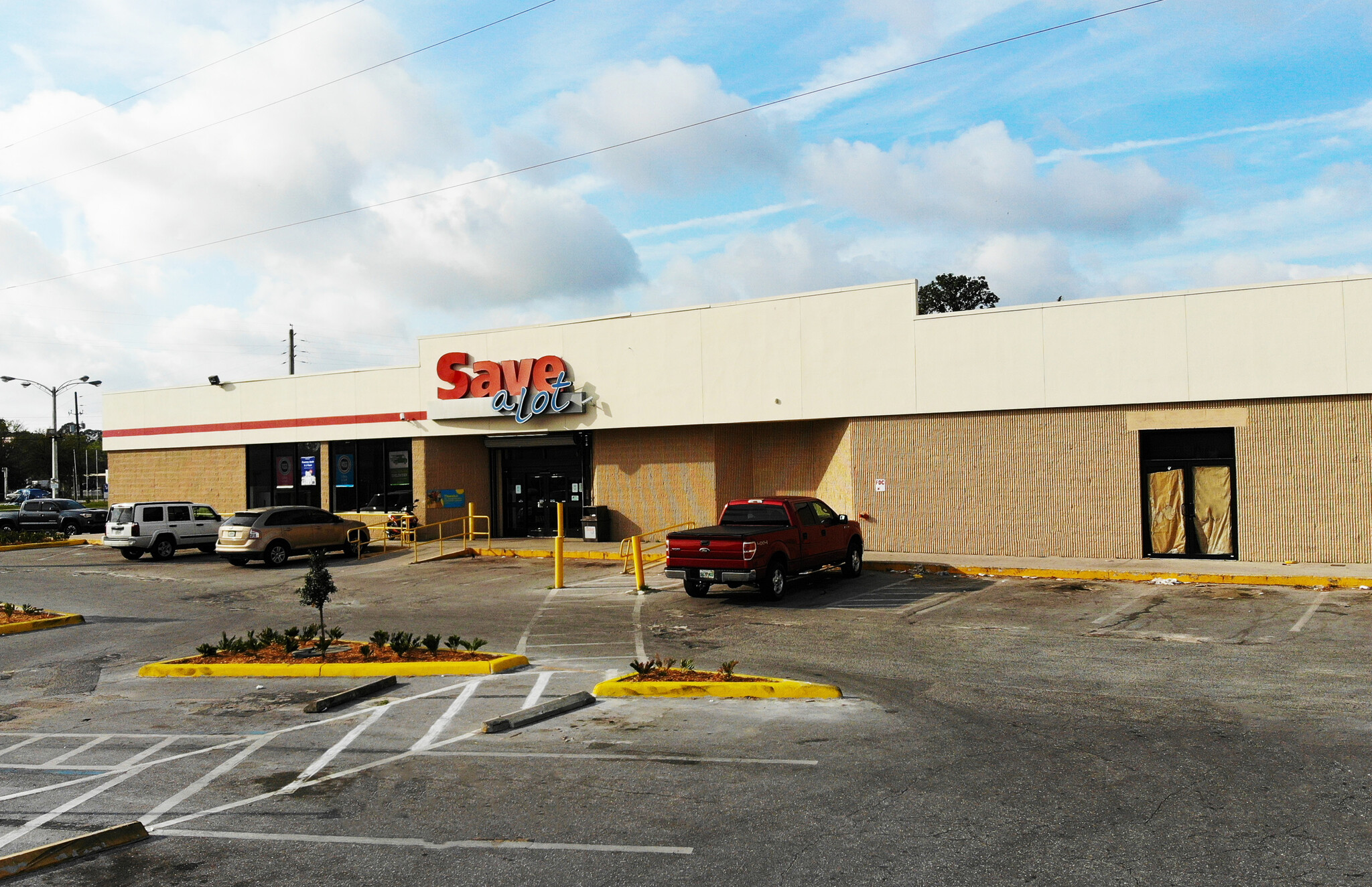 7912-8000 Lem Turner Rd, Jacksonville, FL for lease Building Photo- Image 1 of 7