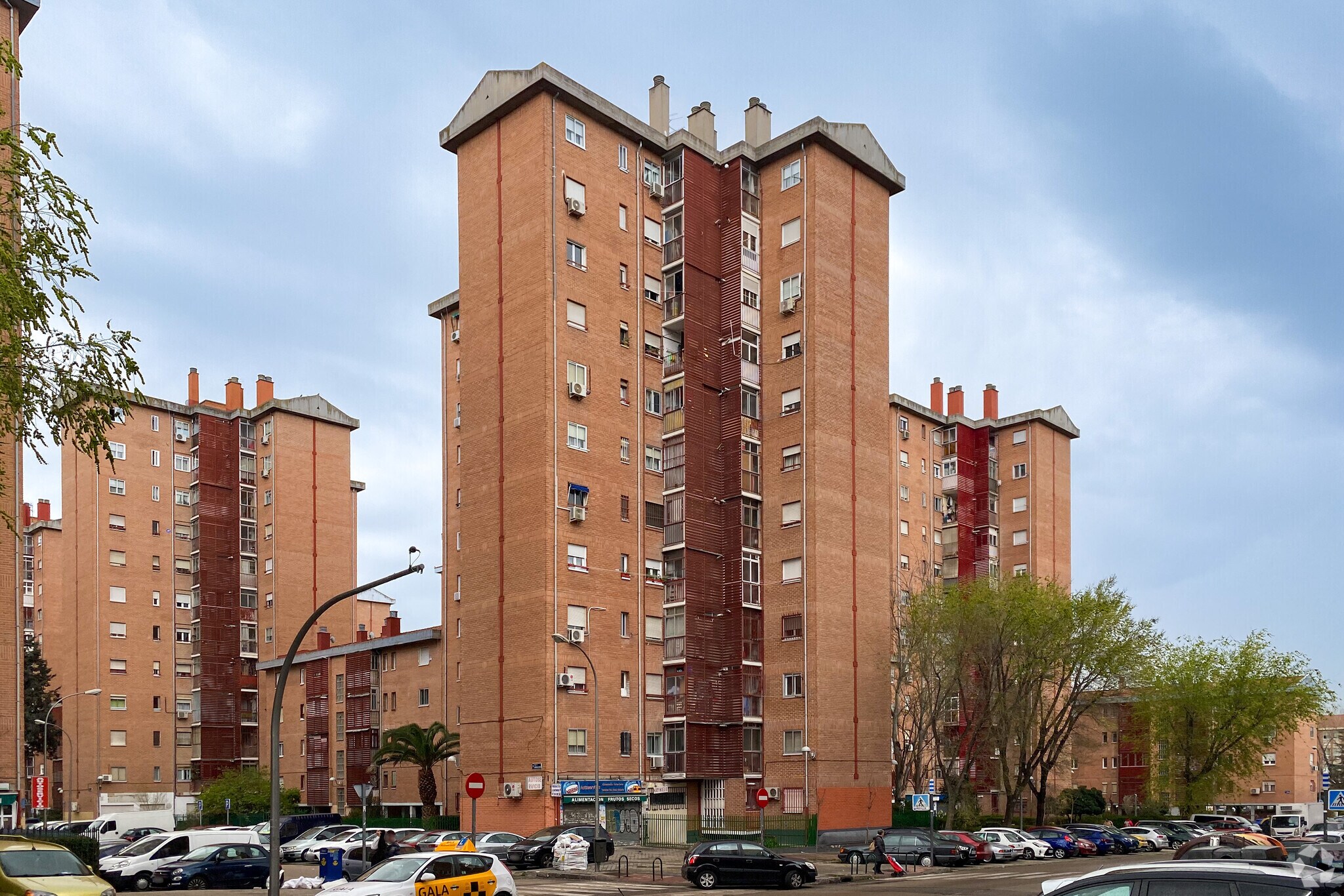 Calle Guadalcázar, 2, Madrid, Madrid for lease Primary Photo- Image 1 of 3