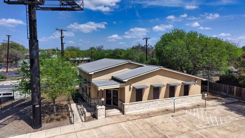 5727 W I-10 Fwy, San Antonio, TX for lease - Building Photo - Image 3 of 40