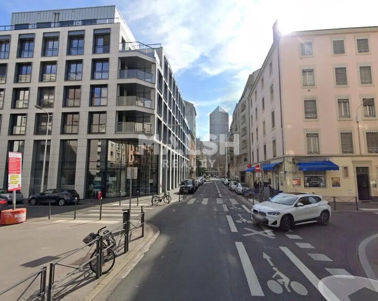 Commerce de détail dans Lyon à louer - Photo du bâtiment - Image 2 de 5