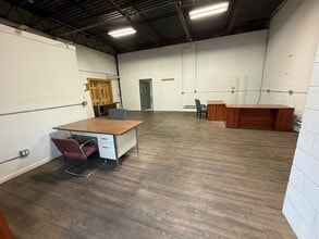 930 Lafayette Rd, Medina, OH for lease Building Photo- Image 2 of 8