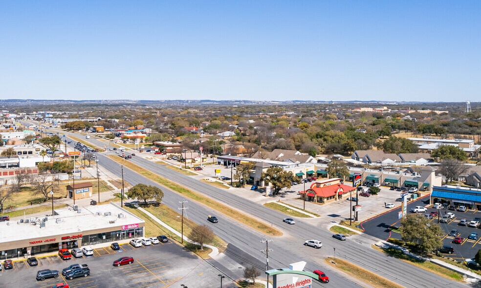 7035-7075 Bandera Rd, San Antonio, TX à louer - Aérien - Image 2 de 4