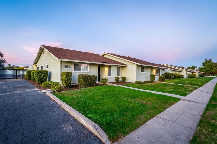3789 E Hampton Way, Fresno, CA for sale - Building Photo - Image 3 of 10