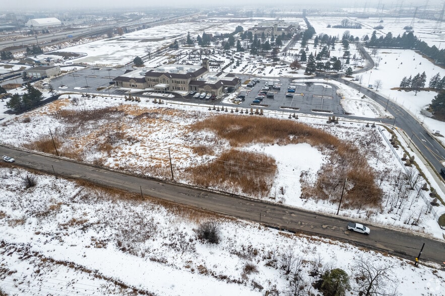 7242 Highway 27, Vaughan, ON à vendre - Photo du bâtiment - Image 2 de 2