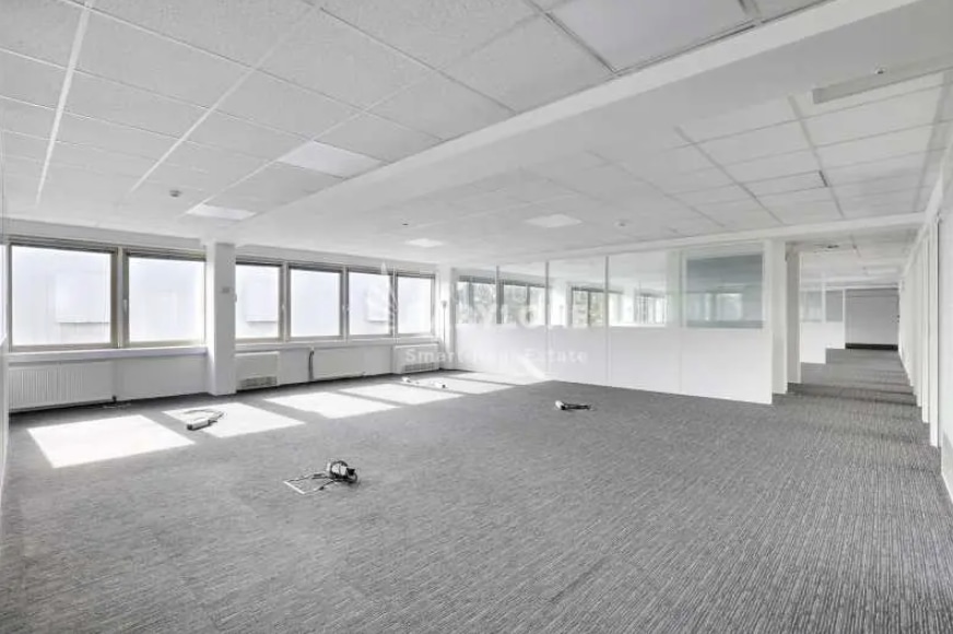 Office in Malakoff for lease Interior Photo- Image 1 of 5