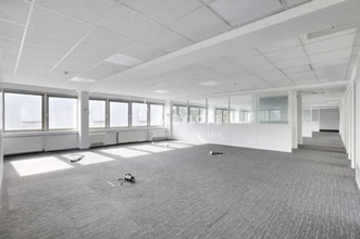 Office in Malakoff for lease Interior Photo- Image 1 of 5