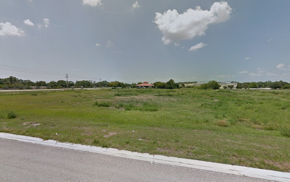 18730 Del Tura Plaza Ln, North Fort Myers, FL for sale - Other - Image 2 of 3