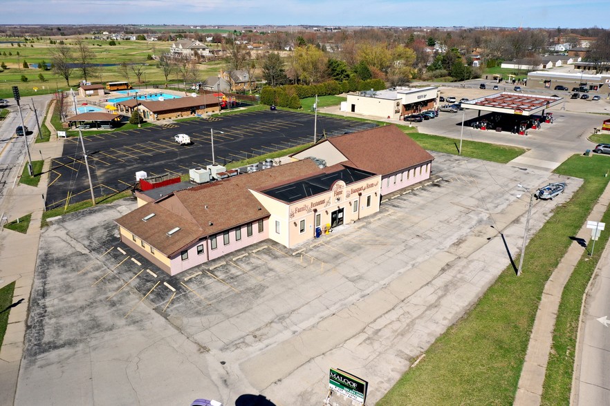 939 W Mount Vernon St, Metamora, IL for sale - Building Photo - Image 1 of 1