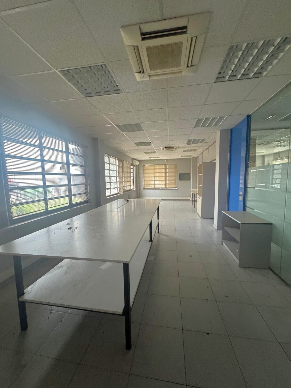 Office/Retail in Azuqueca de Henares, Guadalajara for lease Primary Photo- Image 1 of 4
