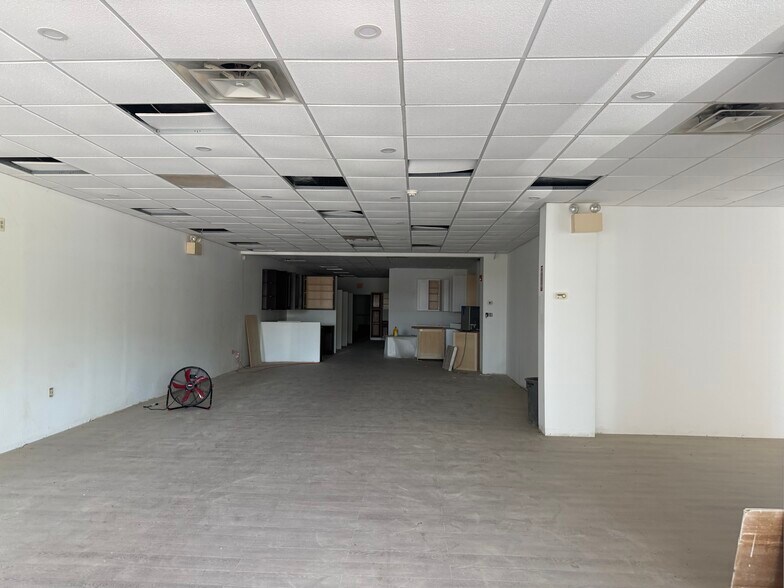 130 S White Horse Pike, Magnolia, NJ à vendre - Photo du bâtiment - Image 2 de 6