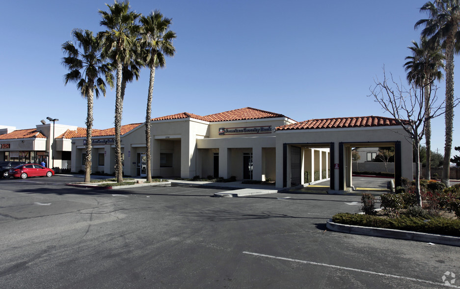 13792 Bear Valley Rd, Victorville, CA for lease - Building Photo - Image 1 of 6