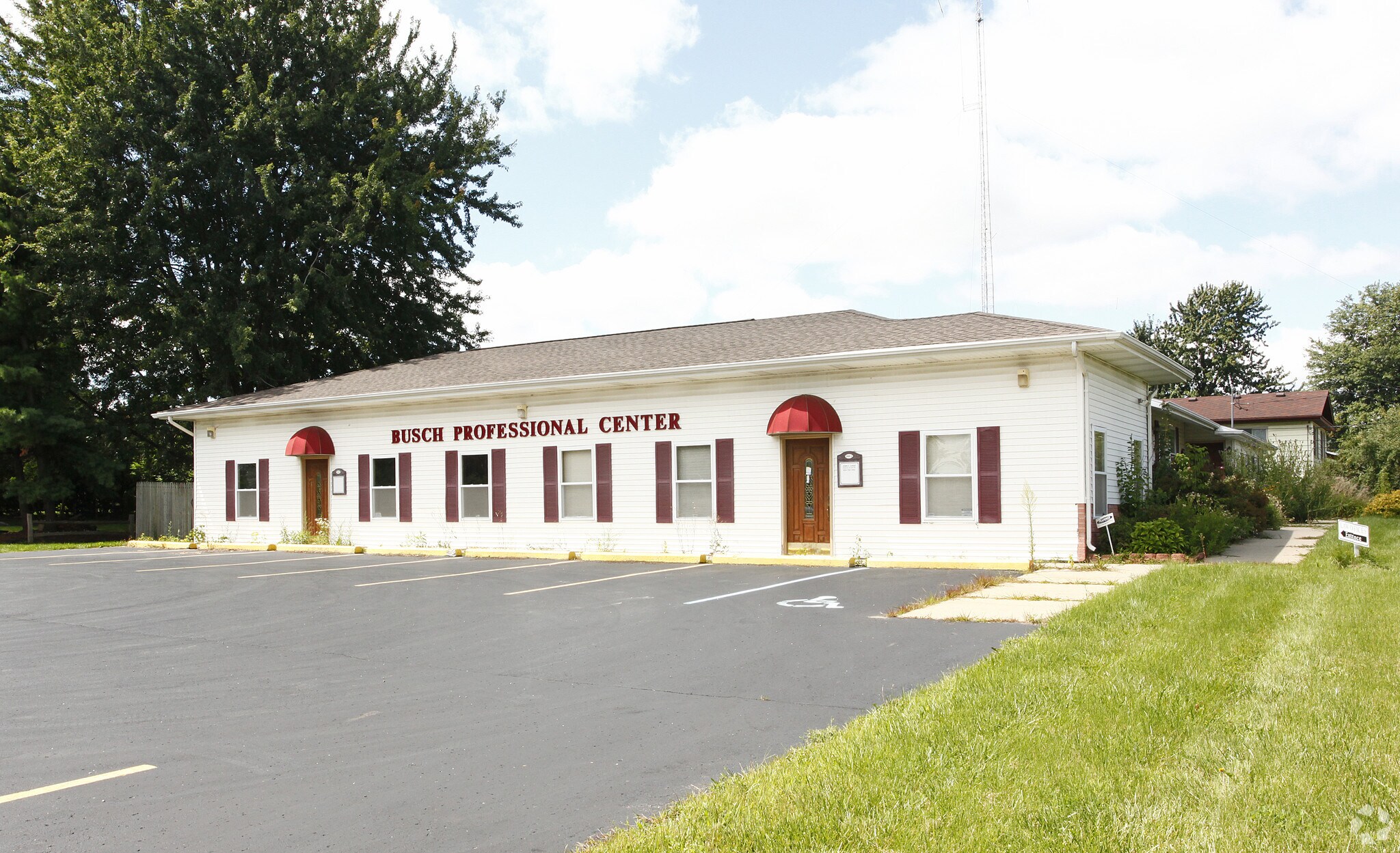 3010 S Dye Rd, Flint, MI for lease Primary Photo- Image 1 of 37