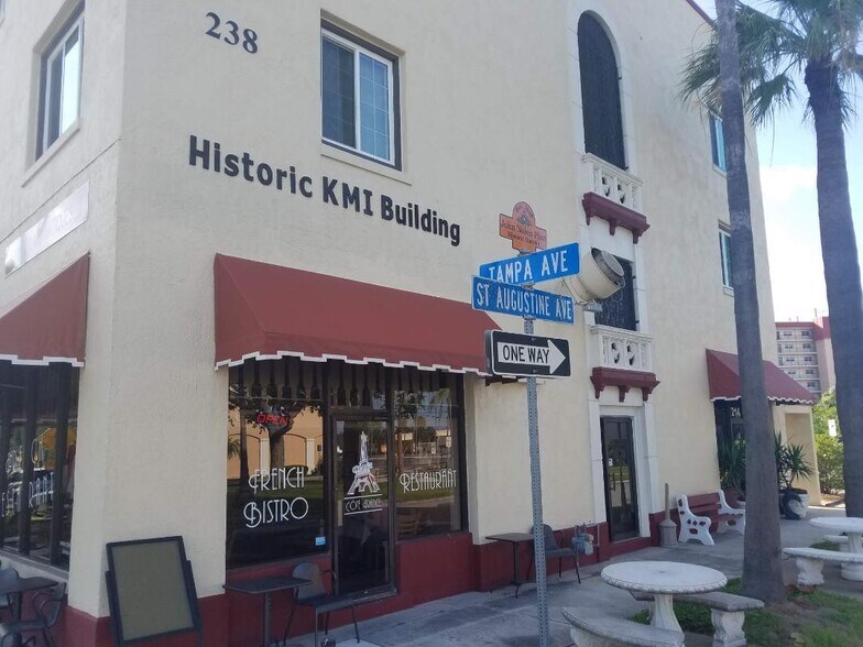 214-256 Tampa Ave W, Venice, FL à vendre - Photo du bâtiment - Image 3 de 23