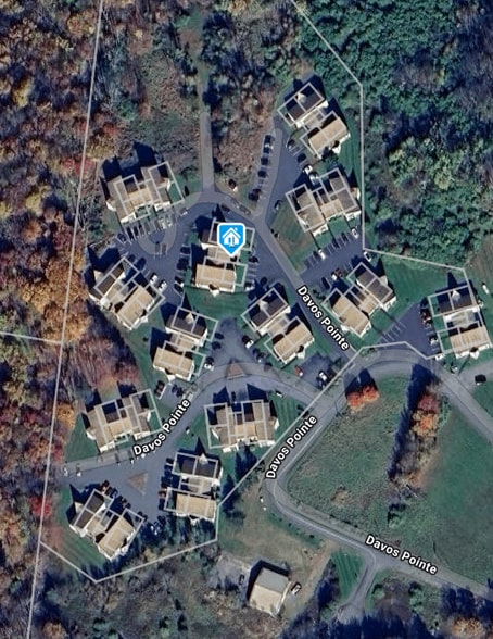 52 Units in Davos portfolio of 2 properties for sale on LoopNet.ca - Building Photo - Image 2 of 9