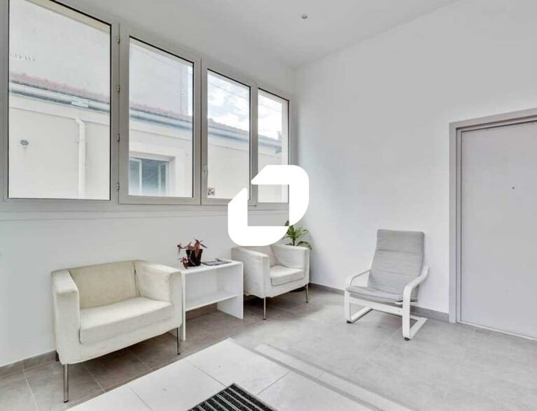 Bureau dans Bagnolet à louer - Photo du bâtiment - Image 2 de 14