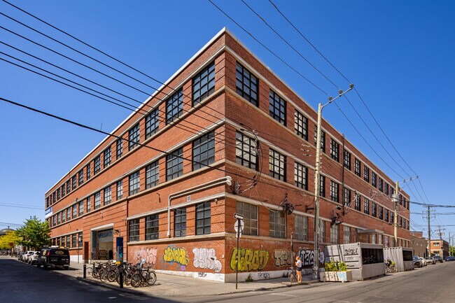 Plus de détails pour 5555-5575 Av Casgrain, Montréal, QC - Bureau à louer