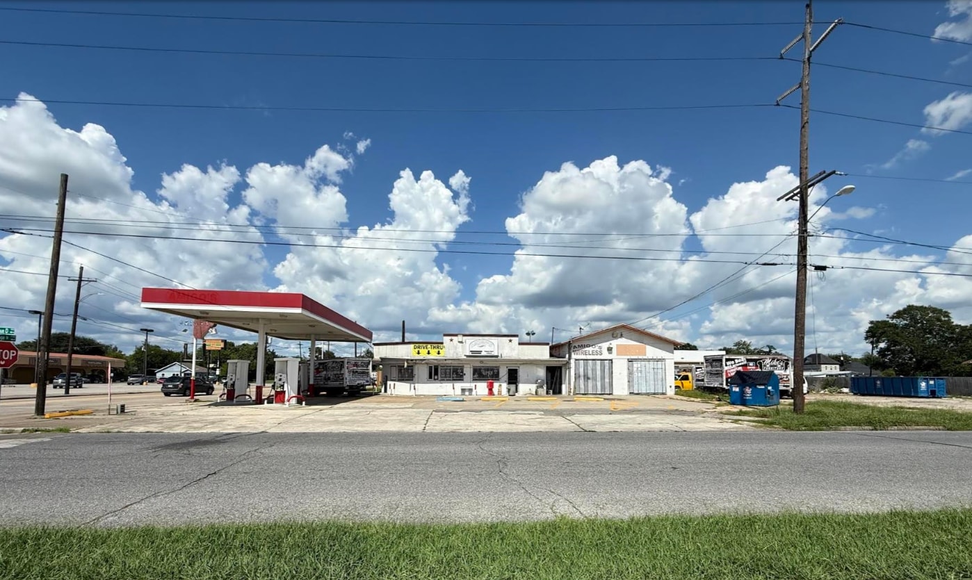1695 College St, Beaumont, TX for sale Primary Photo- Image 1 of 5