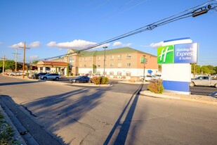 Holiday Inn Express & Suites Carlsbad - Motel