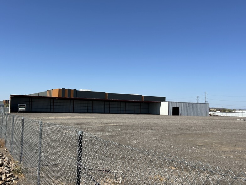 24348 N 11th Ave, Phoenix, AZ for lease - Building Photo - Image 3 of 9