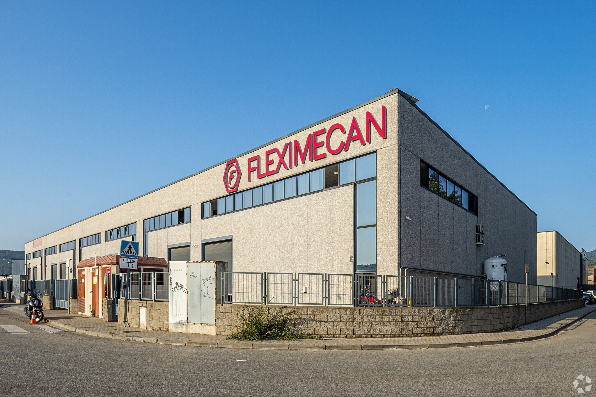 Industrial in Sant Andreu de la Barca, Barcelona for lease Primary Photo- Image 1 of 4
