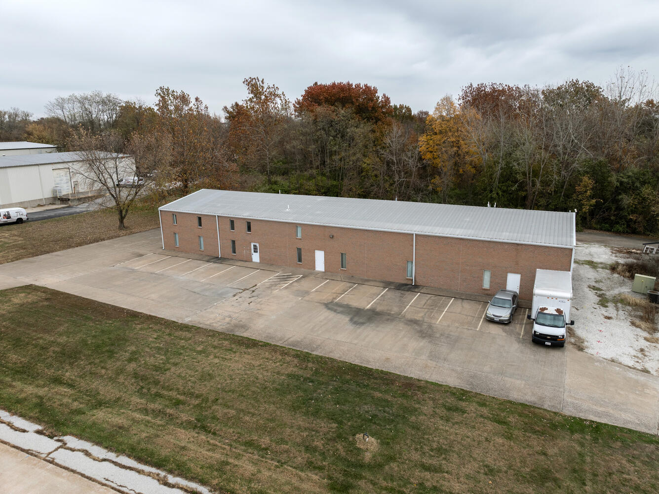 2414 W Schneidman Dr, Quincy, IL for lease Primary Photo- Image 1 of 48