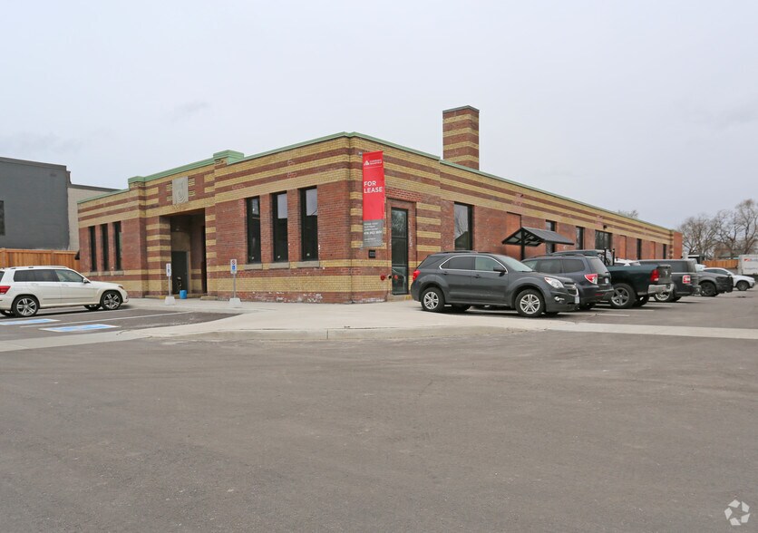 150 Symes Rd, Toronto, ON for sale - Primary Photo - Image 1 of 1