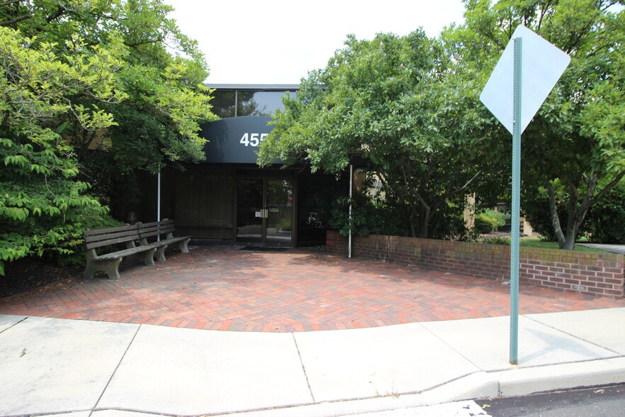 455 Maryland Dr, Fort Washington, PA for sale - Building Photo - Image 3 of 53