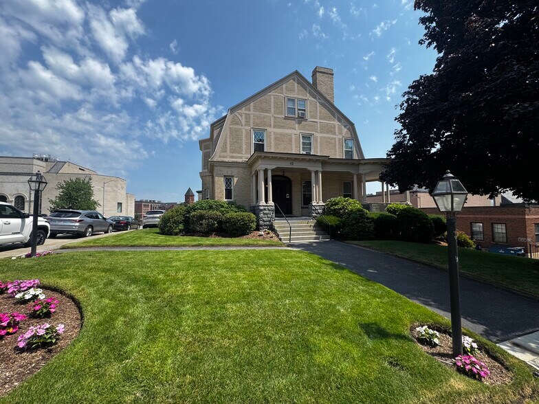 10 Institute Rd, Worcester, MA à louer - Photo du bâtiment - Image 3 de 10