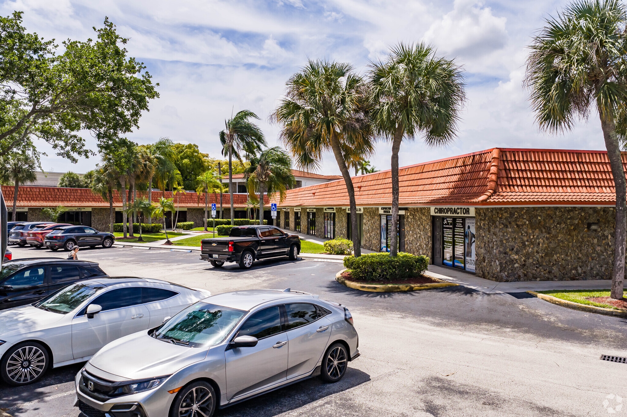 201 N University Dr, Plantation, FL for sale Primary Photo- Image 1 of 12