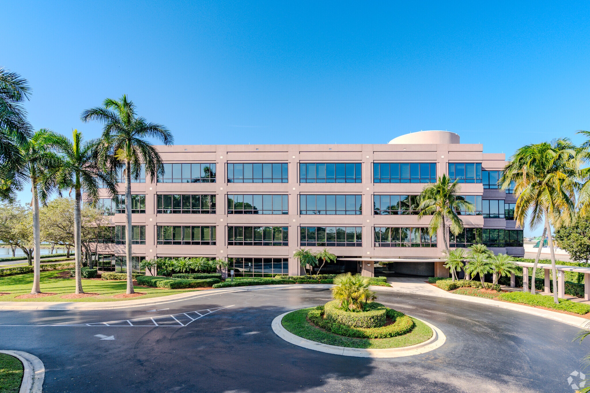 6303 Waterford District Dr, Miami, FL for lease Building Photo- Image 1 of 8