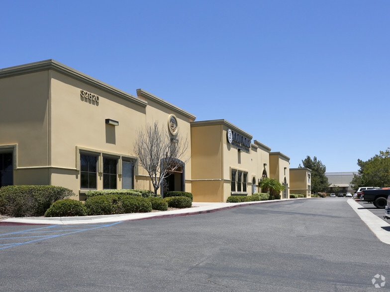 32820 Wolf Store Rd, Temecula, CA à vendre - Photo du bâtiment - Image 3 de 3