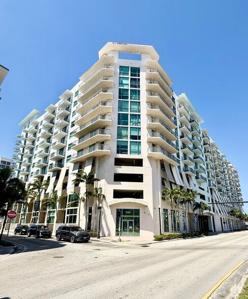140 S Dixie Hwy, Hollywood, FL à vendre - Photo du bâtiment - Image 1 de 24