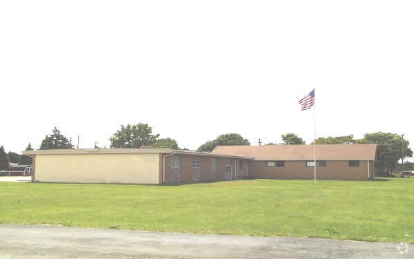 3800 E 11 Mile Rd, Warren, MI à louer - Photo du bâtiment - Image 2 de 3