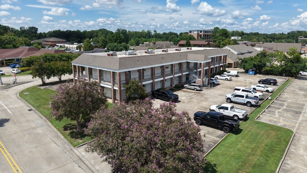 7423 Picardy Ave, Baton Rouge, LA à louer - Photo du bâtiment - Image 1 de 63